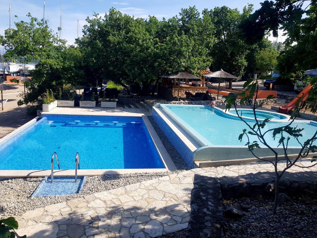 Krk Mobile Homes Klimno Exterior photo